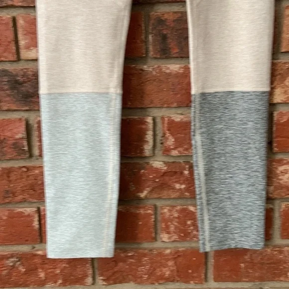 Outdoor Voices Oatmeal & Gray Dipped Leggings - Picture 5 of 9